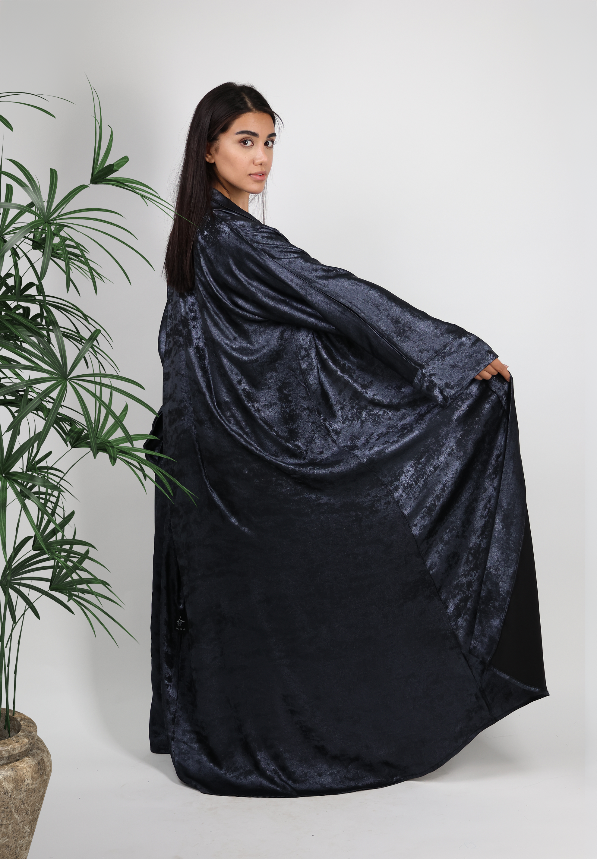 Luxurious Crushed Velvet Abaya - Deep Charcoal Elegance