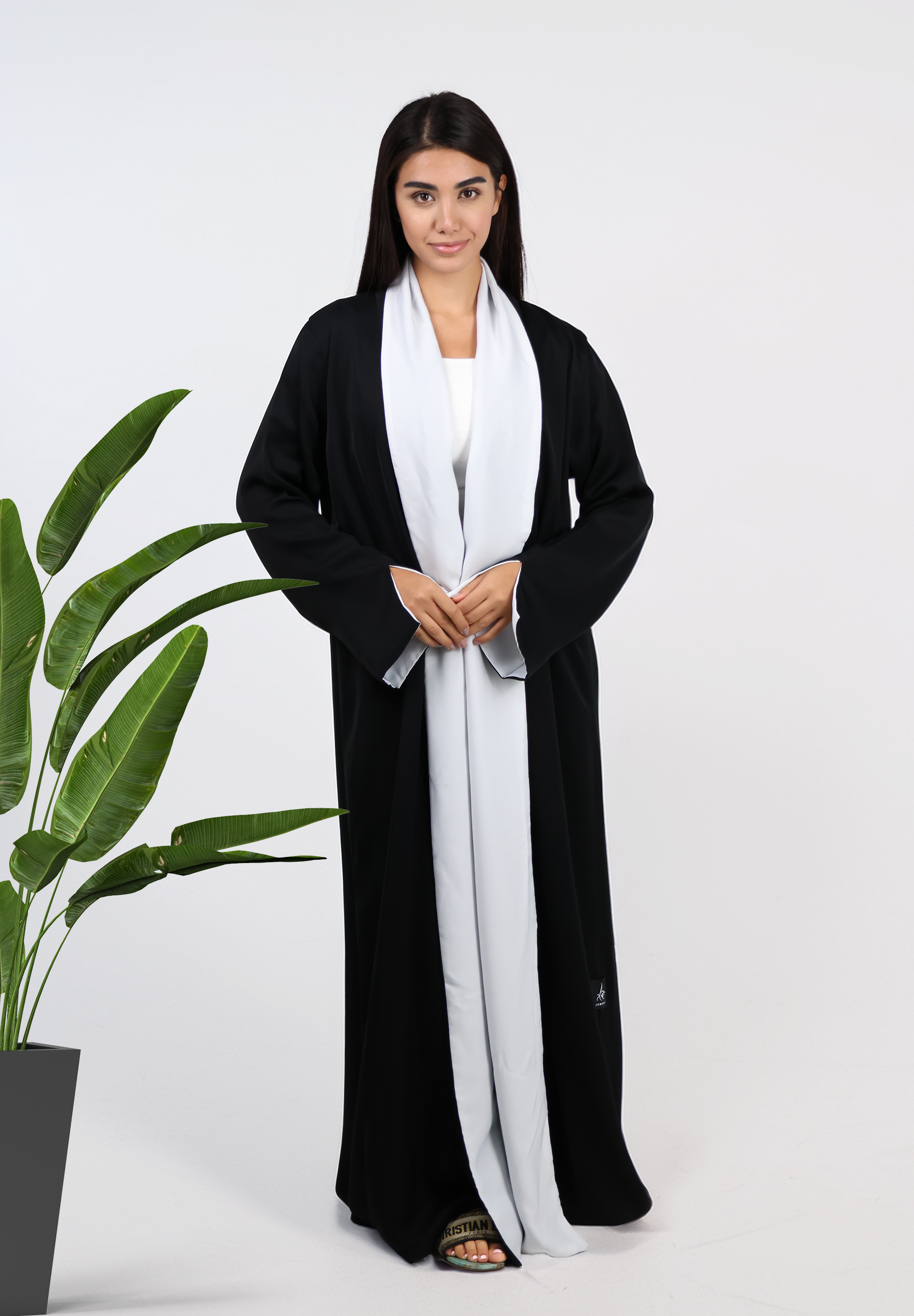 2-in-1 Women's Two Colour Reversible Abaya - Black and White