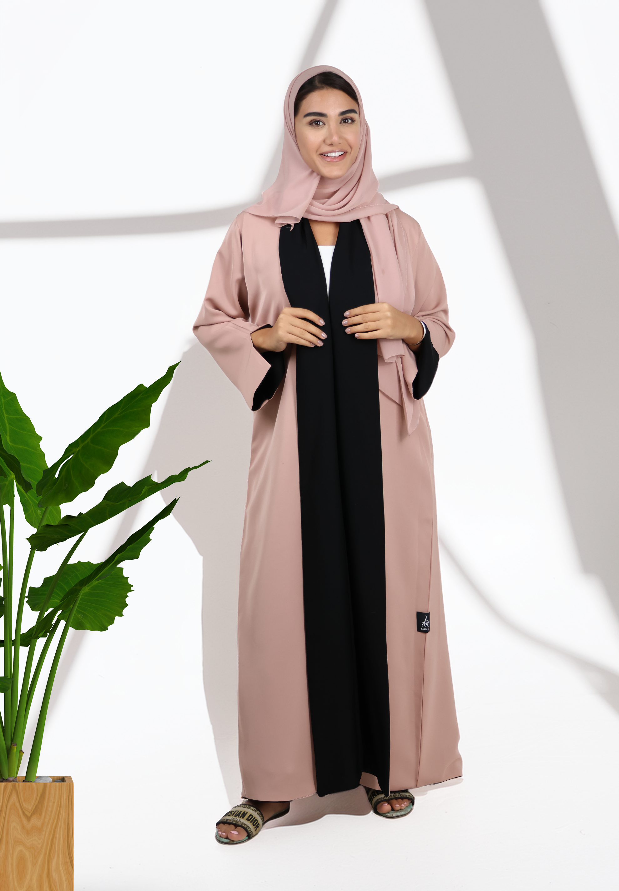 2-in-1 Women's Two Colour Reversible Abaya - Cream and Black