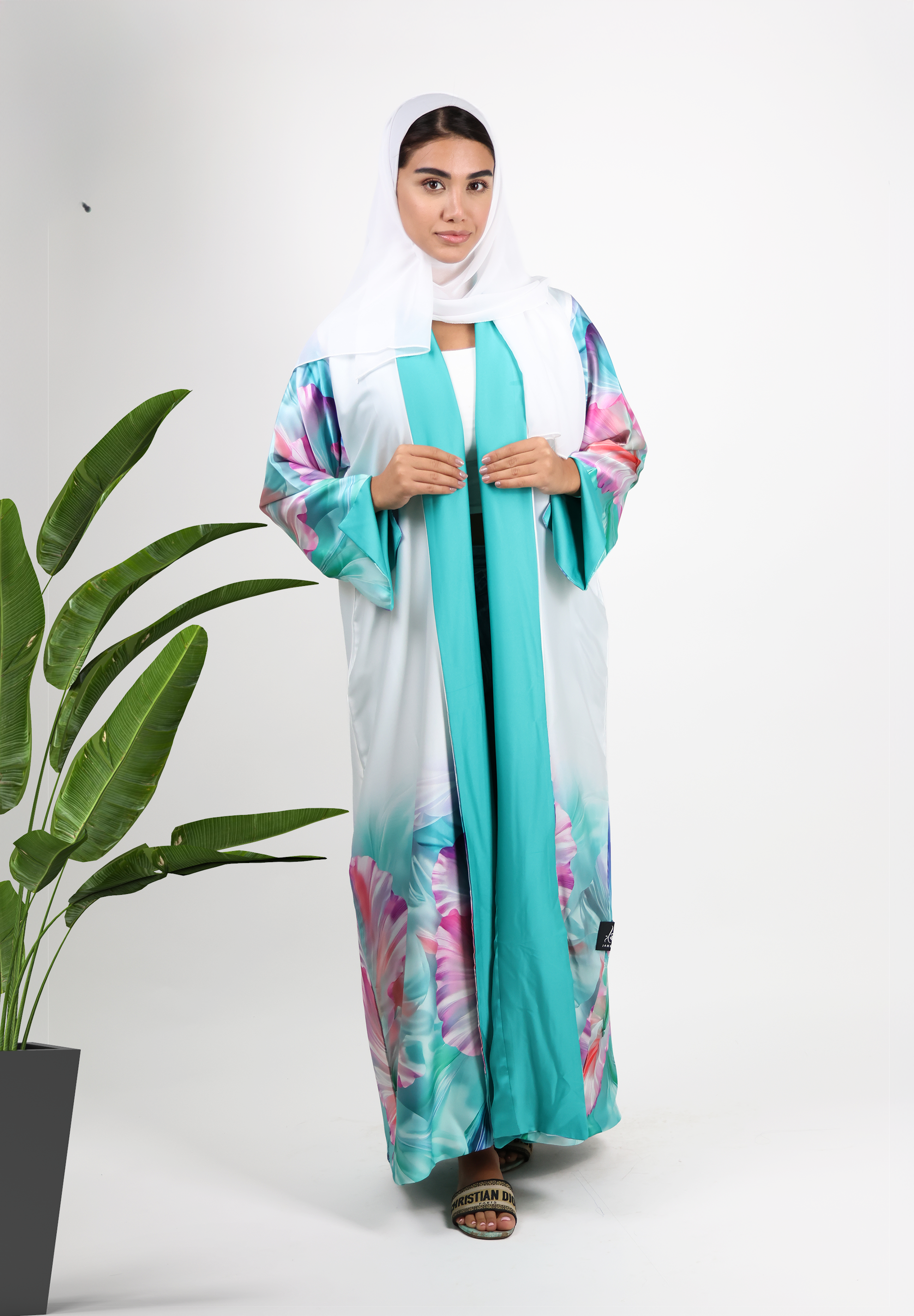 Tropical Oasis Reversible Abaya - White Floral & Turquoise Solid