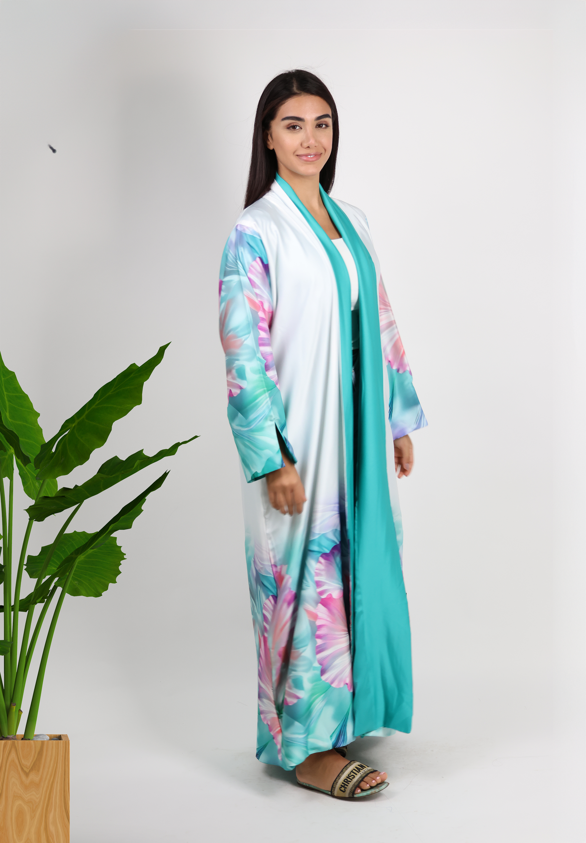Tropical Oasis Reversible Abaya - White Floral & Turquoise Solid