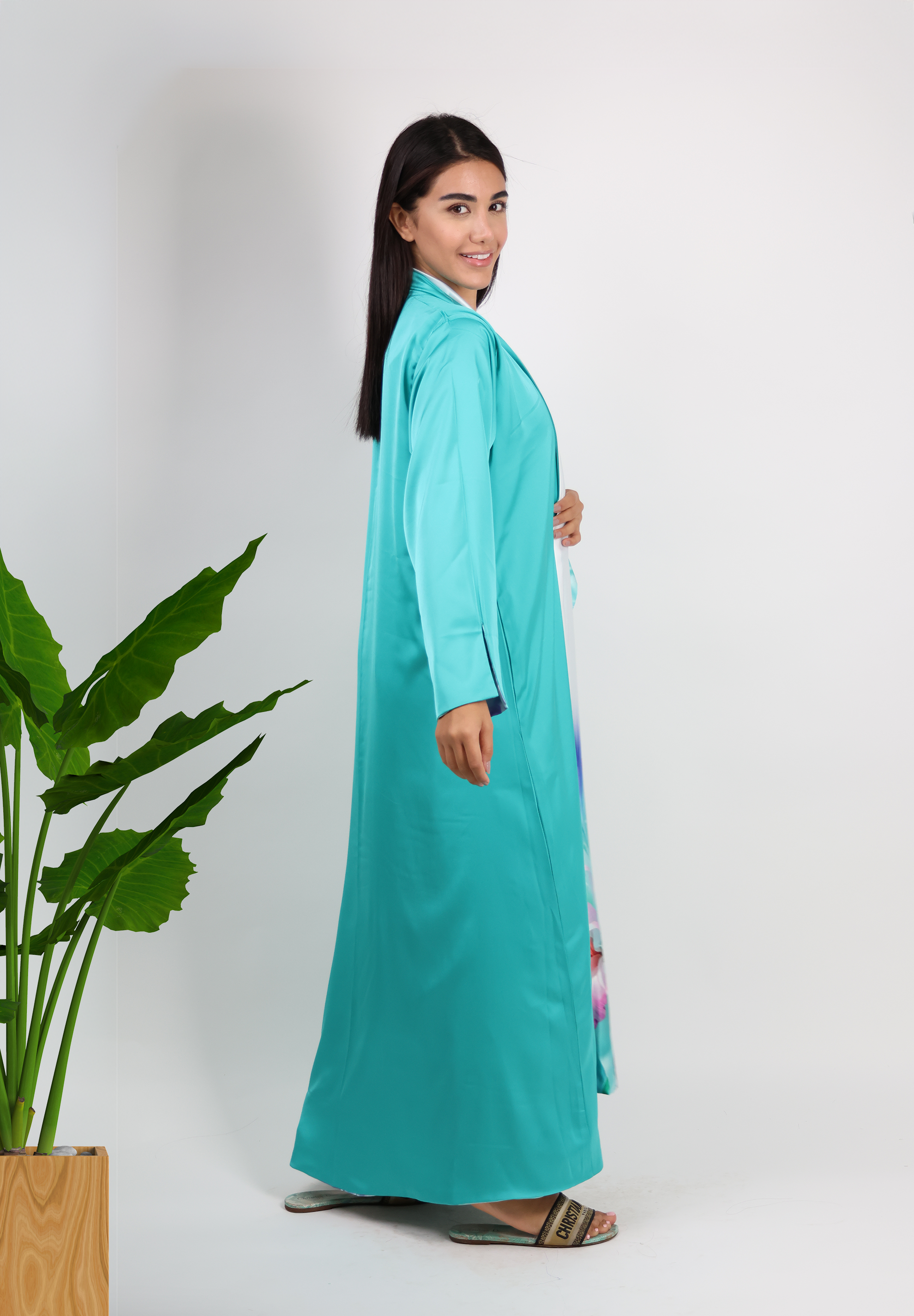 Tropical Oasis Reversible Abaya - White Floral & Turquoise Solid