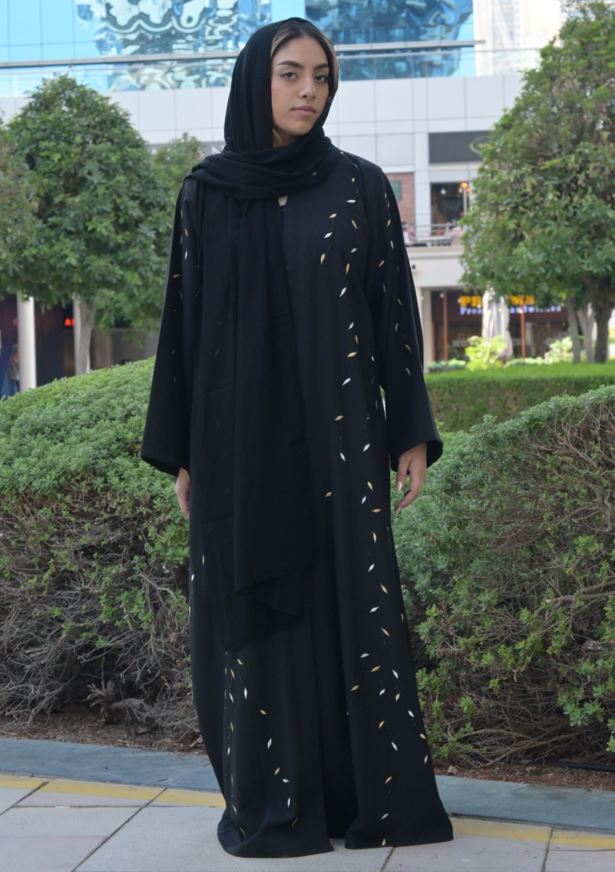 Jameela Black Fashion Abaya with Leaf Embroidery – Elegant Modest Fashion for Women