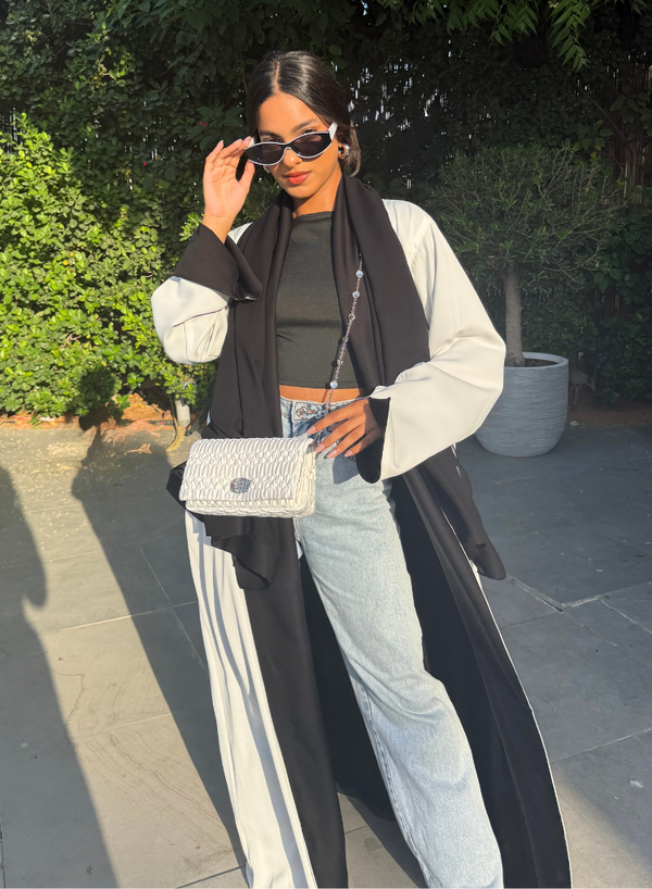 2-in-1 Women's Two Colour Reversible Abaya - Black and White